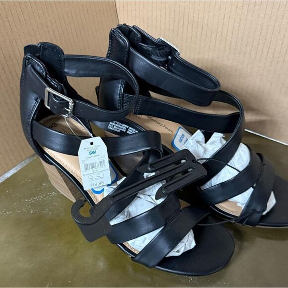 Time And Tru 8 WIDE Black Strappy Women's Sandals - New - Picture 5 of 5